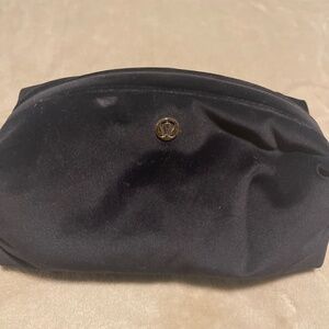 Lululemon cosmetic pouch used
